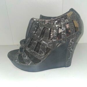 Sivler heels silver wedges caged heels metallic wedges